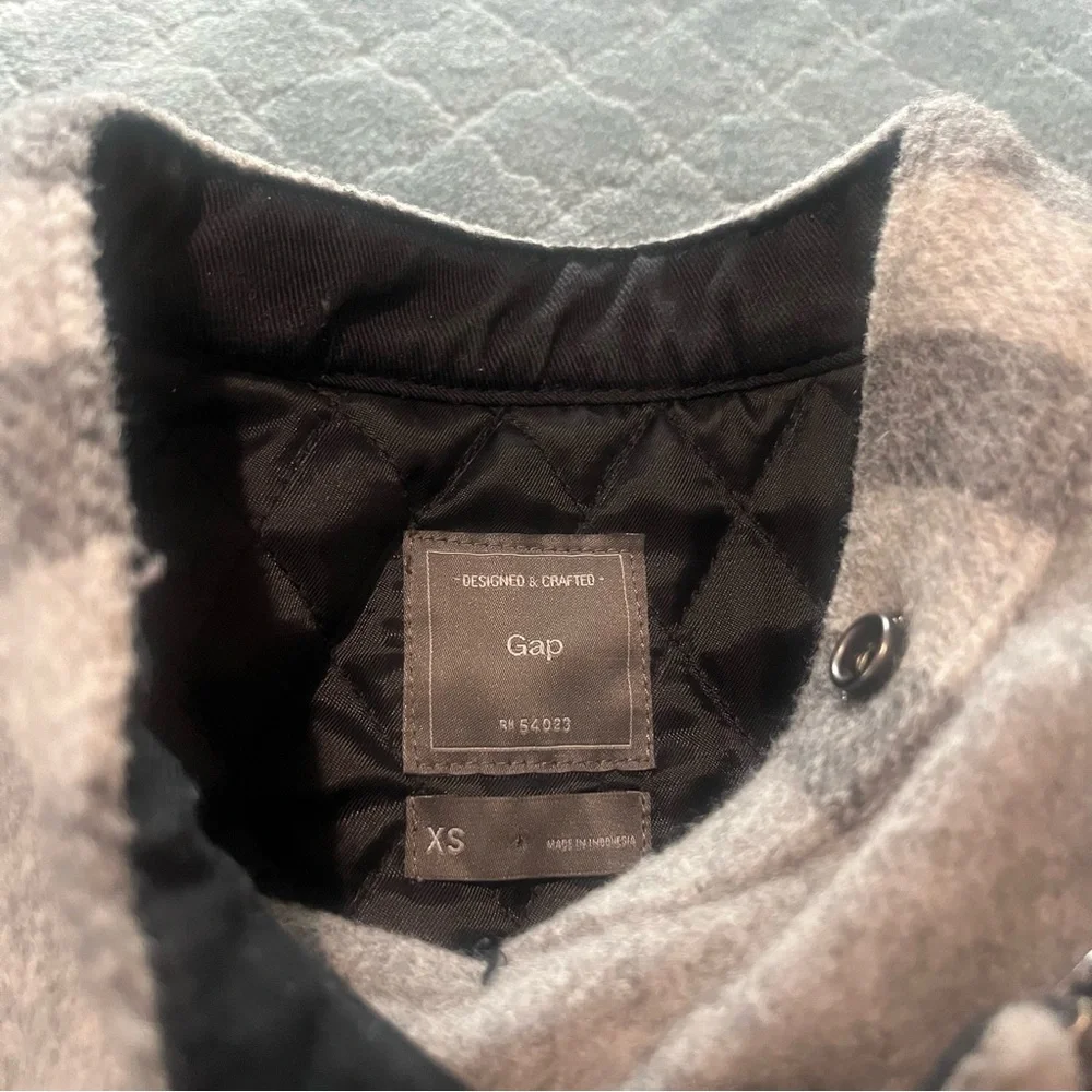 GAP‎ Gray and Black plaid Puffer wool Coat